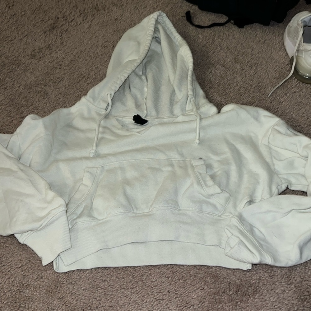 white cropped hoodie